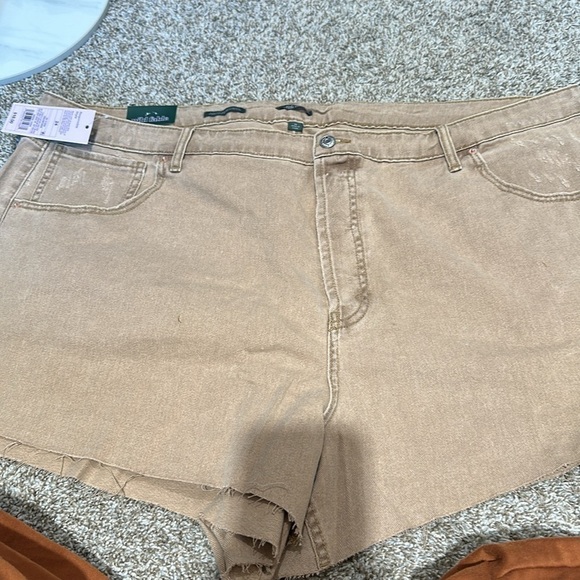 🟢NWT tan wild fable jean shorts - Picture 2 of 3